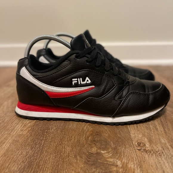 Fila Men's Classico 18 Running Shoes 1CM00550-014 - Black/White/Red - Picture 1 of 6